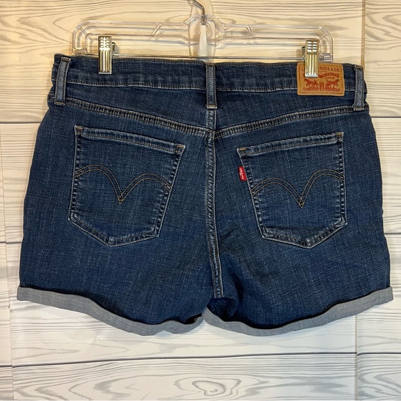 Size 31  Levi Strauss jean shorts - Picture 3 of 3